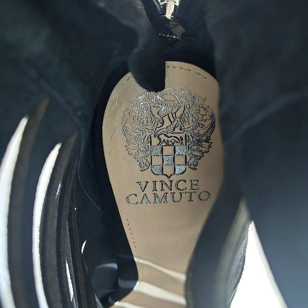 Gorgeous Vince Camuto Gladiator Heels NWOB ❤️